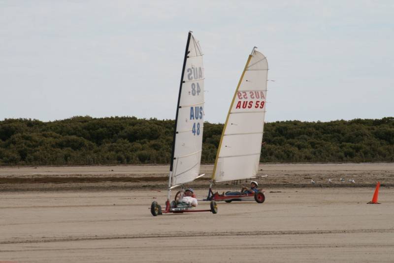 some land yachts at port gawler today sunday 6th April 2008