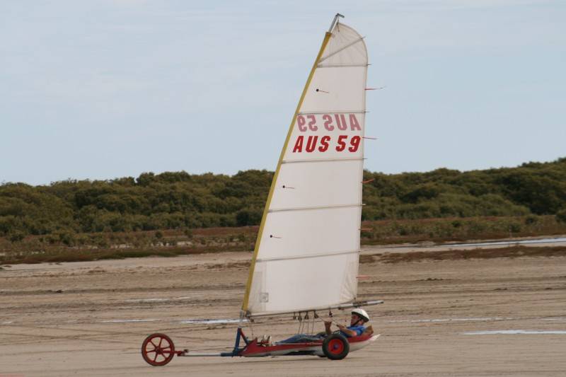 some land yachts at port gawler today sunday 6th April 2008