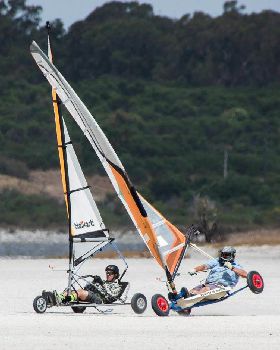 Chook overtaking blokart.1