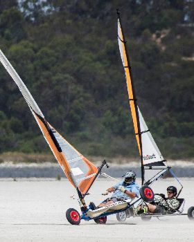 Chook overtaking blokart 2