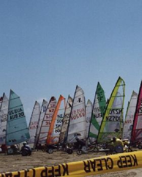  Racing up the Ninety Mile Beach New Zealand