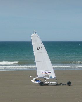 KA 3 hire yacht with hire sail