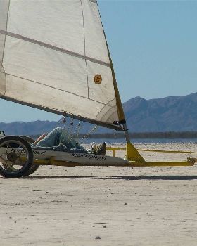 Landsailing, pampa del leoncito, argentina 