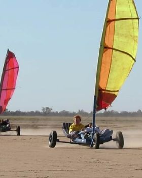 The kids tandems racing