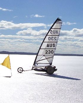landyacht in AUS230