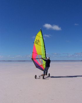 windsurfing Lake Lefroy