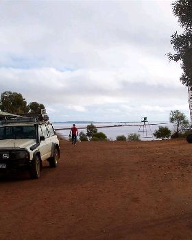 lake lefroy