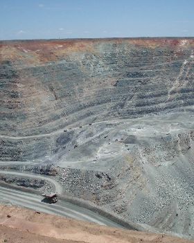 Super-pit
