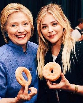 hillary-clinton-holding-donuts-with-chloe-moretz-large-hole-small-hole