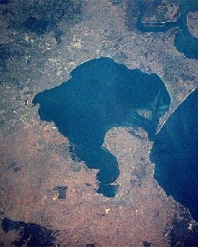 110504bay