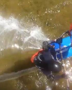 Sue FF24 mid gybe Wake
