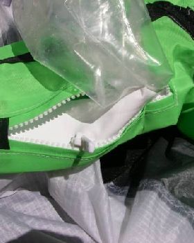 Naish Strut zipper before (600 x 450)