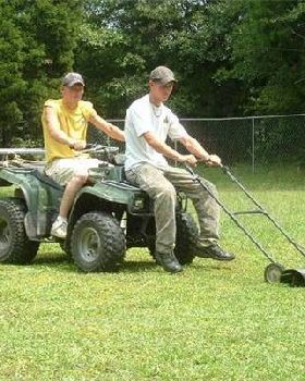 redneck-riding-lawn-mower