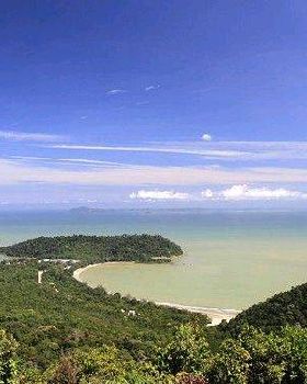 The panorama from Gunung Arong's highest point
