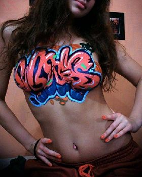 Graffiti Tits by pepzino