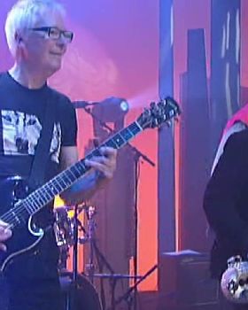 Doggie on Guitar