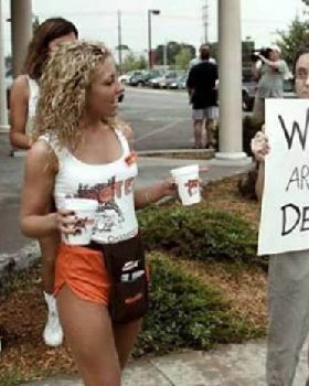 funny-picture-photo-sign-women-skyguy-pic