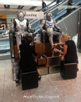 funny-London-airport-Doctor-Who-shoes