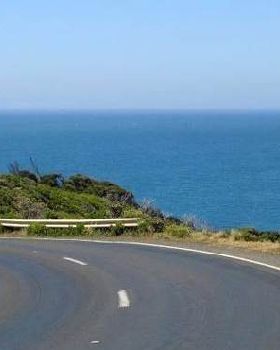 funny-road-sign-cliff