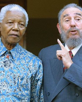 o-NELSON-MANDELA-FIDEL-CASTRO-facebook