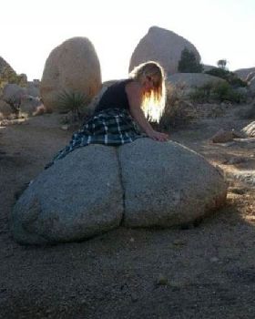 funny-girl-big-bottom-rocks-park
