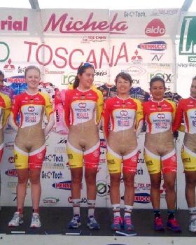 Colombian womens cyclists