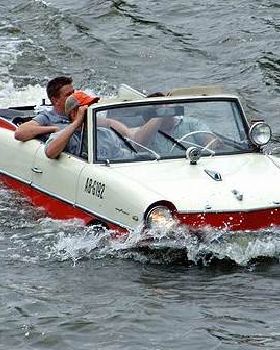 800px-Amphicar-main-ffm001