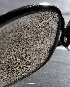 reading-glasses-dirty-01