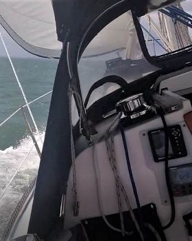 Halyard winch