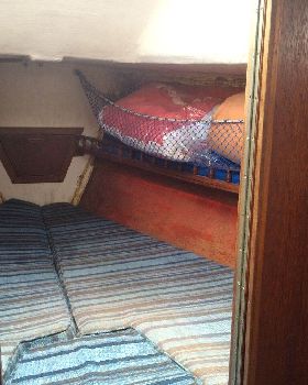 V berth