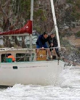 8m Scuffy Motor Sailor