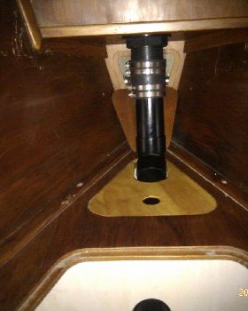 2013. R FRONT OF V BERTH
