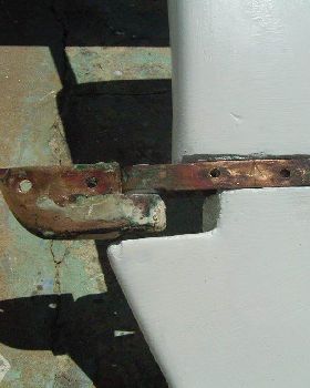 Lower Skeg Shoe with pivotal pin