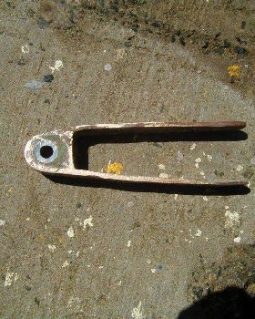 Lower Skeg Shoe with pivotal pin
