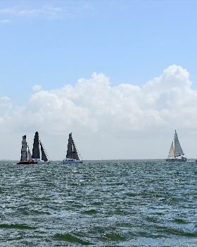 2018 Brisbane to Gladstone Multihull Race Start