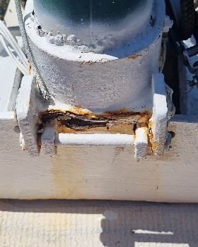 top hat 25 mast step rust