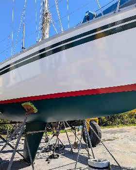 Cavort, topsides