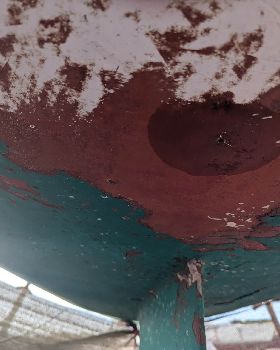 Scraping antifoul from hull