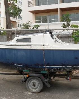 LittleSaileboatonTrailer1s