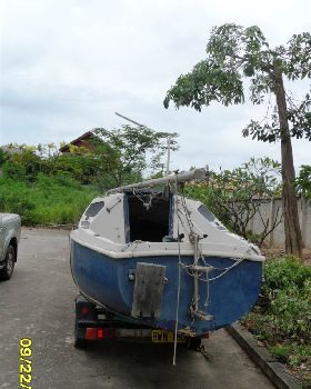 LittleSaileboatonTrailer2