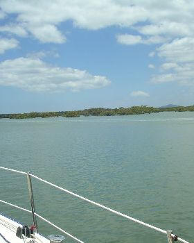 COASTAL SAILING ON STARCHASER