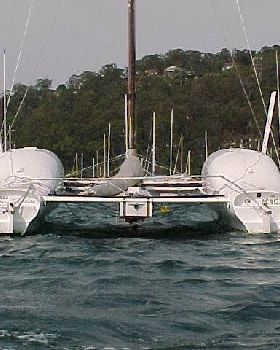 Alisios outboard motor position
