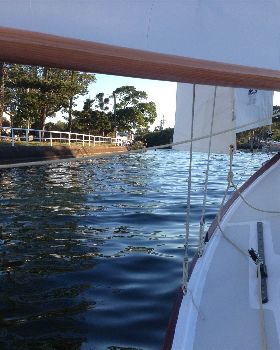 Amity Boats "Piper" sailing up Wynnum Creek
