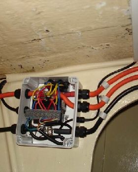 Anchor winch electrical side