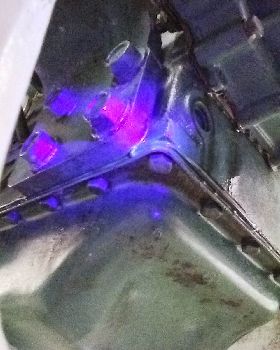 D1-30 engine oil leak fluorescing