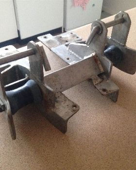 anchor roller 003
