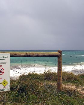 Warning: Hanggliders!