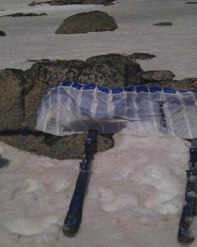 1.5m PL Stunt kite used in 30  knot gusts Cocks Harbour 23 Sept 2012