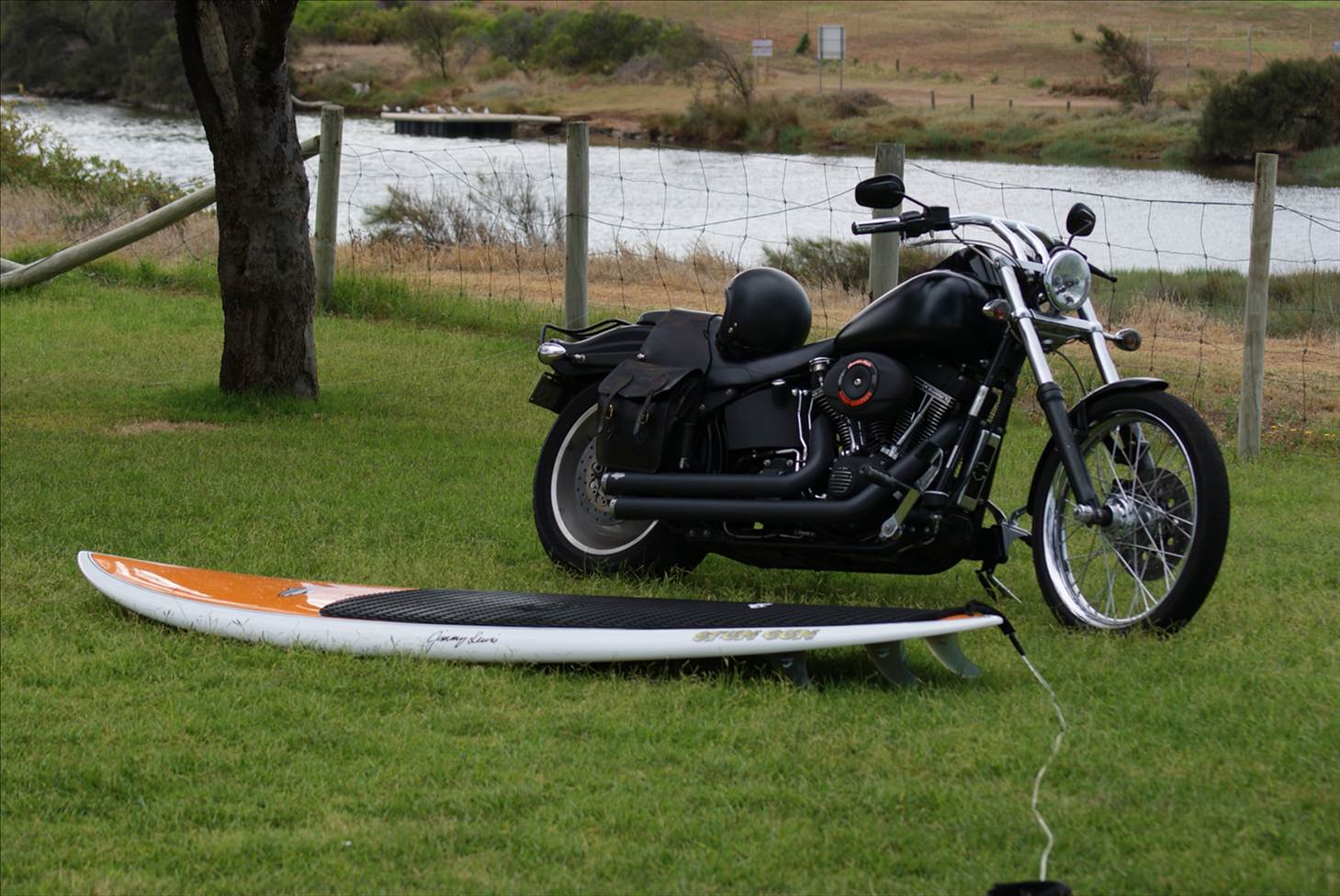 Radman Larrie rippen st georges up. Vic paddelen in