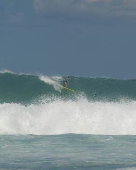 How good does the yellow baby bomb look on a wave?